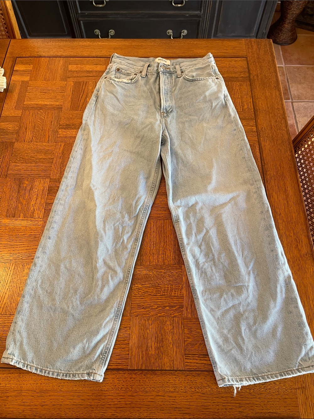 AGOLDE denim jeans in a light vintage wash BAGGY BARREL WIDE LEG INSPIRED 23